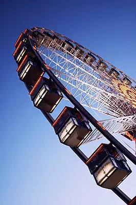 Ferris wheel. 1/200s @ f/3.8