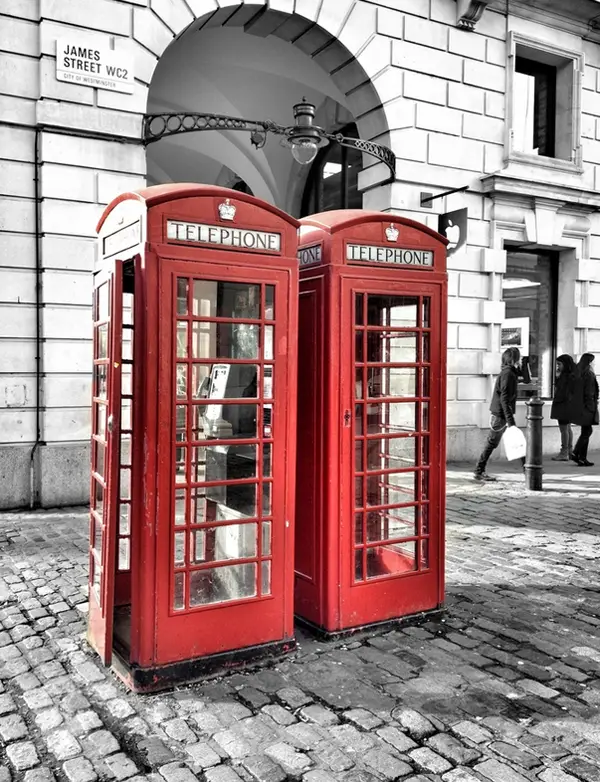 33-red-call-boxes-london