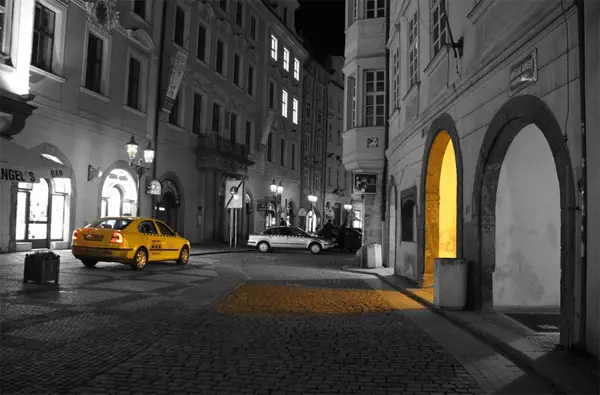 4-black-white-yellow-color-splash-cab