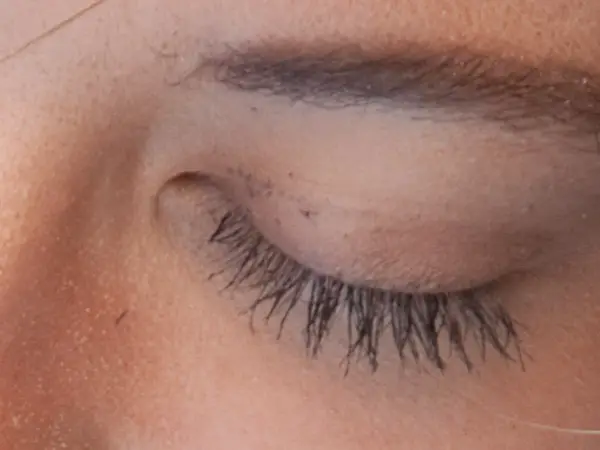 makeup mascara dot smudge