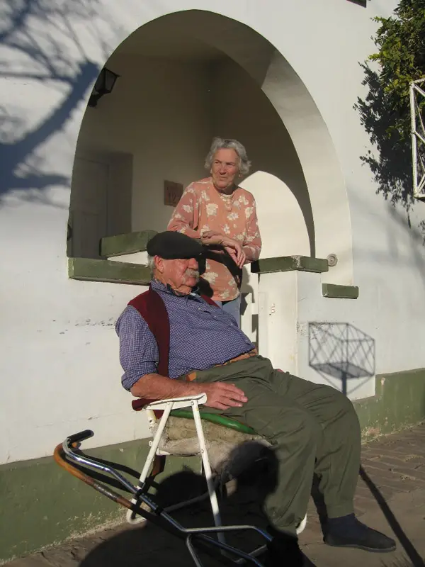 5-elderly-Argentinean-couple