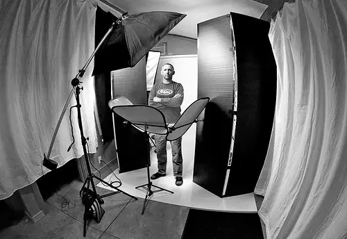 Ever wanted to know what light setups are used to get an effect? Here's your chance!