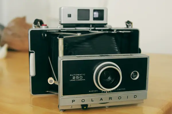 Polaroid land camera – Moises Lizarraga