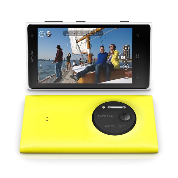 Nokia-Lumia-1020-camera-Black-update