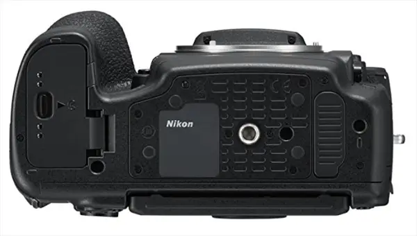 nikon d850-bottom