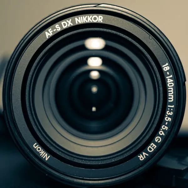 crop lens nikon