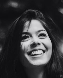 Simple Techniques: How to Take Good Selfies Like a Pro - Photodoto